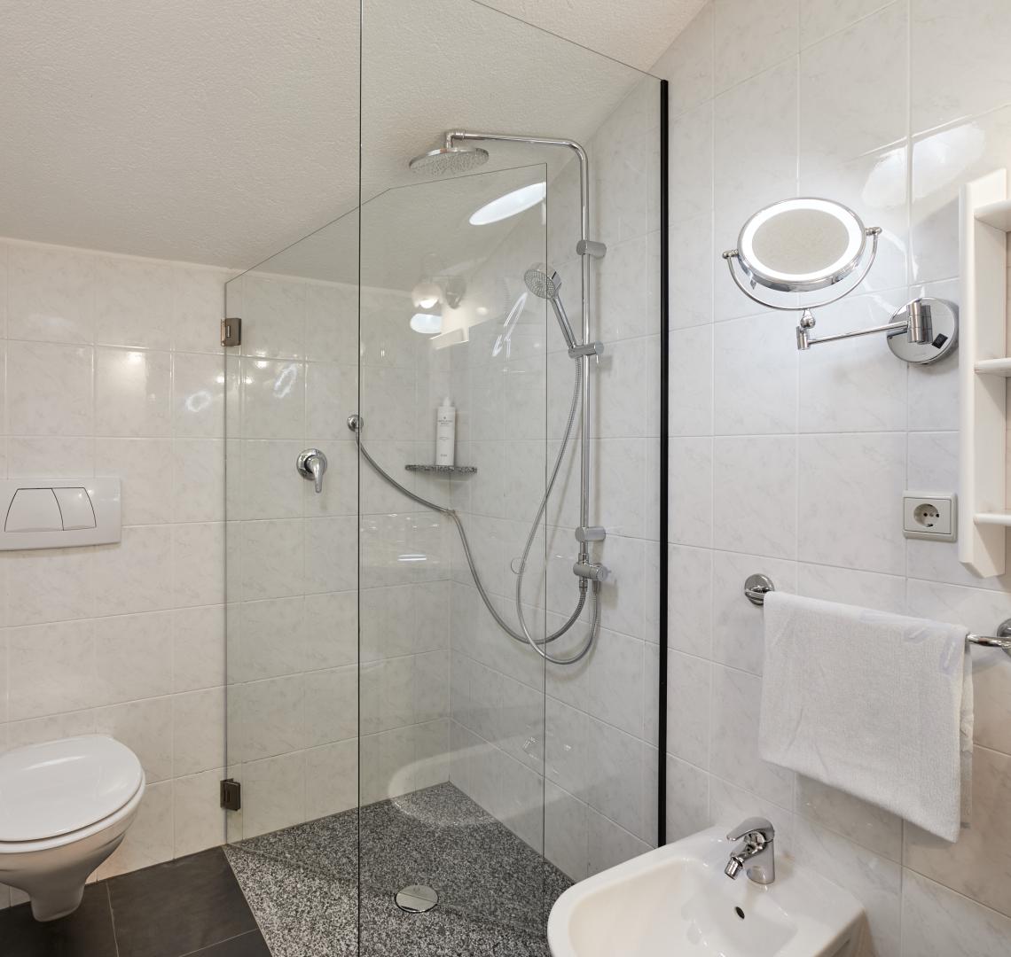 Mineralienhotel Dreibettzimmer Zimmer